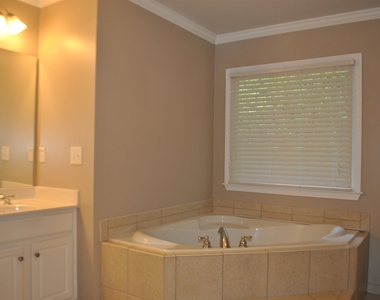 5250 Lanier Lane - Photo Thumbnail 15