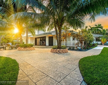 1421 S Ocean Drive - Photo Thumbnail 0