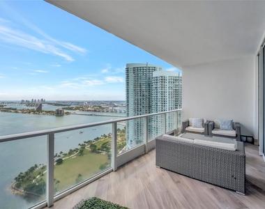 2020 N Bayshore Dr - Photo Thumbnail 1