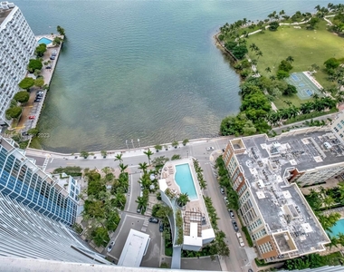 2020 N Bayshore Dr - Photo Thumbnail 14