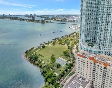 2020 N Bayshore Dr - Photo Thumbnail 12