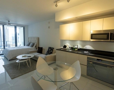 1010 Brickell Ave - Photo Thumbnail 3