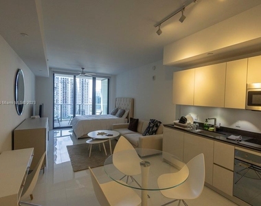 1010 Brickell Ave - Photo Thumbnail 1