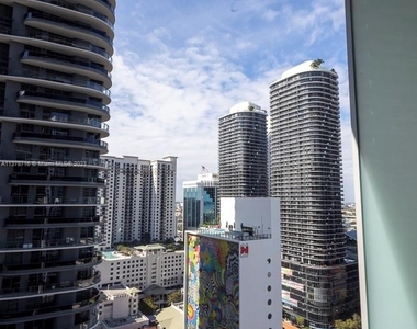 1010 Brickell Ave - Photo Thumbnail 10