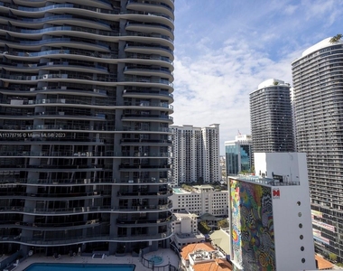 1010 Brickell Ave - Photo Thumbnail 11