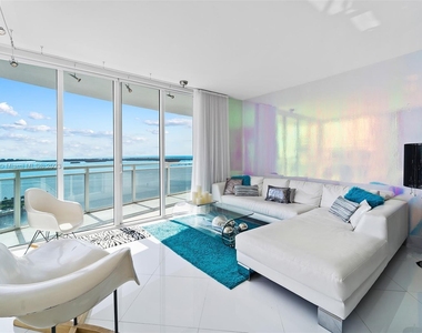 950 Brickell Bay Dr - Photo Thumbnail 0