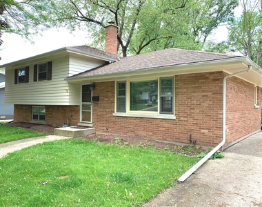 121 Elmwood Drive - Photo Thumbnail 0