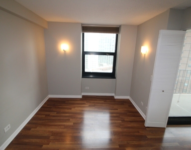 3660 N Lake Shore Drive - Photo Thumbnail 4