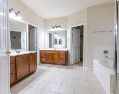 2315  Wheaton Trl - Photo Thumbnail 11