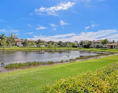 4812 Foxtail Palm Ct - Photo Thumbnail 13