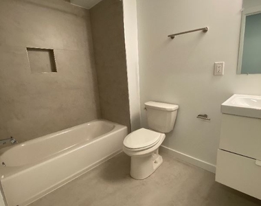 667 N 52nd Street Unit 1 - Photo Thumbnail 7