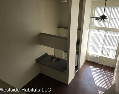 641 Gayley Ave - Photo Thumbnail 8