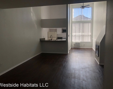 641 Gayley Ave - Photo Thumbnail 2