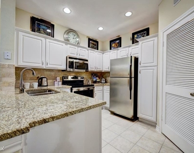 2350 Westcreek Ln - Photo Thumbnail 13