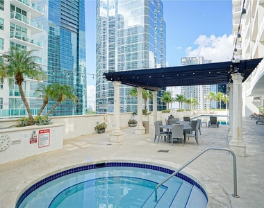 1200 Brickell Bay Dr - Photo Thumbnail 24