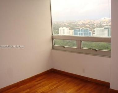 1541 Brickell Ave - Photo Thumbnail 11