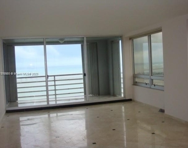 1541 Brickell Ave - Photo Thumbnail 3