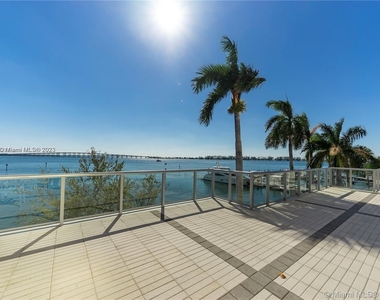 1541 Brickell Ave - Photo Thumbnail 16