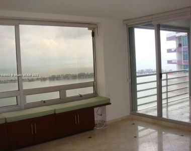 1541 Brickell Ave - Photo Thumbnail 9