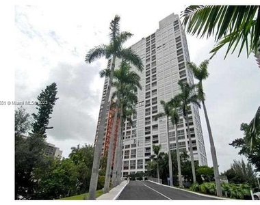 1541 Brickell Ave - Photo Thumbnail 20