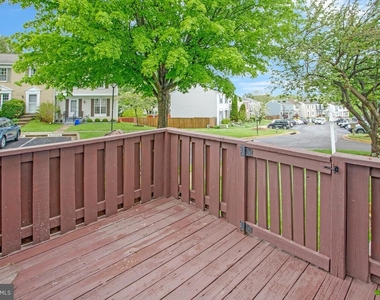 9278 Broadwater Drive - Photo Thumbnail 14