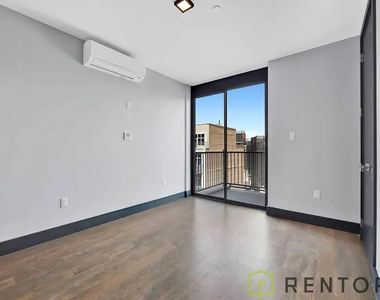 475 Grand Street - Photo Thumbnail 5