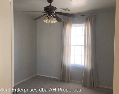 2792 S Bahama Dr - Photo Thumbnail 15