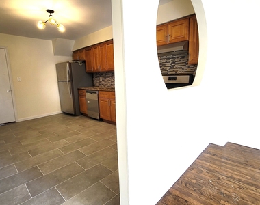 170-20 Lithonia Avenue - Photo Thumbnail 4