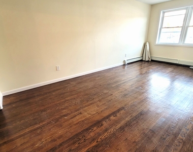 170-20 Lithonia Avenue - Photo Thumbnail 8