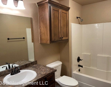 2718 Valley View Dr - Photo Thumbnail 16