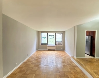 98-51 64th Avenue - Photo Thumbnail 5