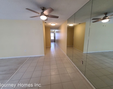 5521 80th Street North, Unit #311 - Photo Thumbnail 1