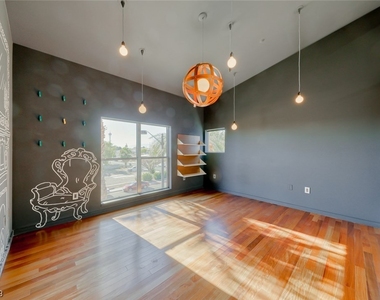 1106 Carson Avenue - Photo Thumbnail 21