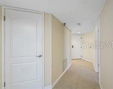 2413 Bayshore Boulevard - Photo Thumbnail 2