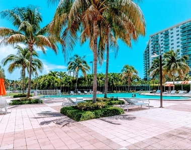 19380 Collins Avenue - Photo Thumbnail 13