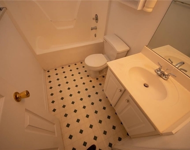 5042 Bathgate Court - Photo Thumbnail 9