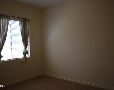 13673 S 175th Drive - Photo Thumbnail 12