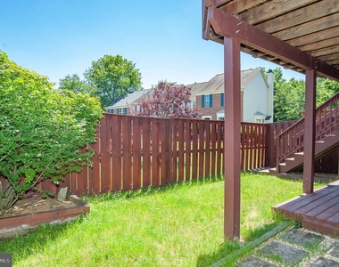 6401 Castlefin Way - Photo Thumbnail 25