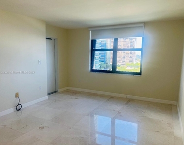 2333 Brickell Ave. - Photo Thumbnail 24