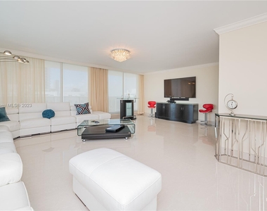 2751 S Ocean Dr - Photo Thumbnail 6