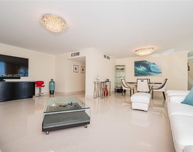 2751 S Ocean Dr - Photo Thumbnail 5