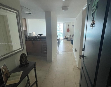 2101 Brickell Ave - Photo Thumbnail 1