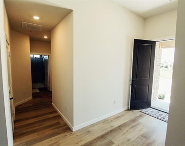 7233 Napa Lane - Photo Thumbnail 14