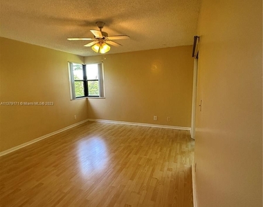 10141 W Sunrise Blvd - Photo Thumbnail 9