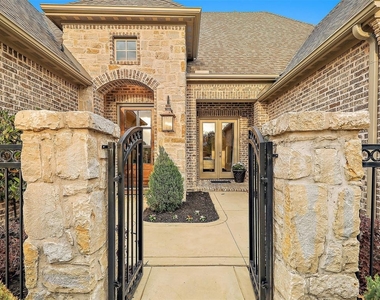 4290 Pebble Creek Court - Photo Thumbnail 29