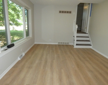 504 White Oak Drive - Photo Thumbnail 2