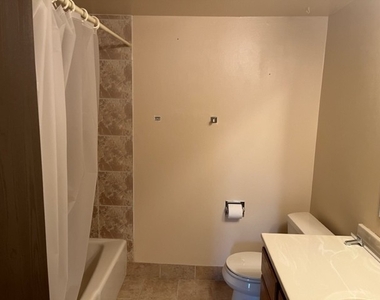 13619 Lavergne Avenue - Photo Thumbnail 22