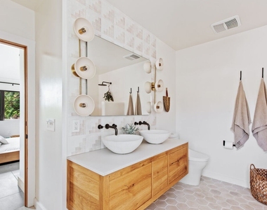 6017 La Prada St - Photo Thumbnail 14