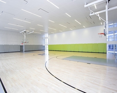 1 Court Square - Photo Thumbnail 12