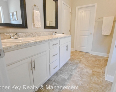 1148 Black Oak Circle - Photo Thumbnail 11